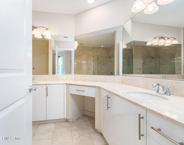 1431 Riverplace Boulevard - Photo Thumbnail 10