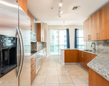 1431 Riverplace Boulevard - Photo Thumbnail 24