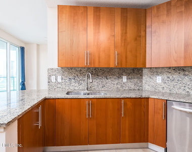 1431 Riverplace Boulevard - Photo Thumbnail 23