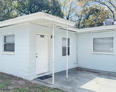 1052 Maynard Street - Photo Thumbnail 7