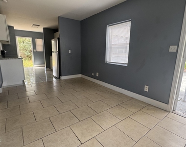 1052 Maynard Street - Photo Thumbnail 4