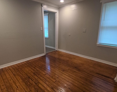 1037 Detroit Street - Photo Thumbnail 9