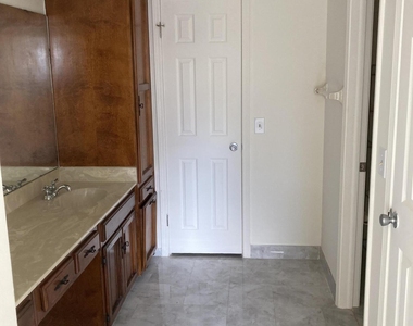 5240 River Park Drive - Photo Thumbnail 9