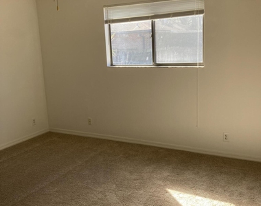 5240 River Park Drive - Photo Thumbnail 10