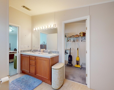 106 Ohio Street - Photo Thumbnail 4