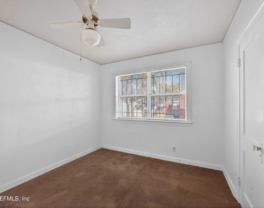 345 E 44th Street - Photo Thumbnail 18
