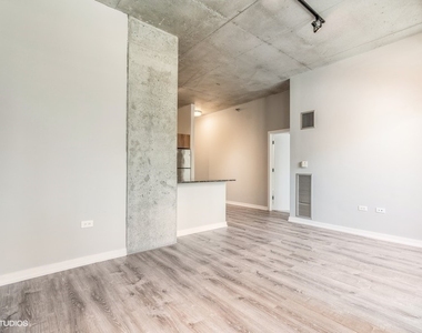 235 W Van Buren Street - Photo Thumbnail 11