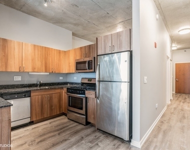235 W Van Buren Street - Photo Thumbnail 13