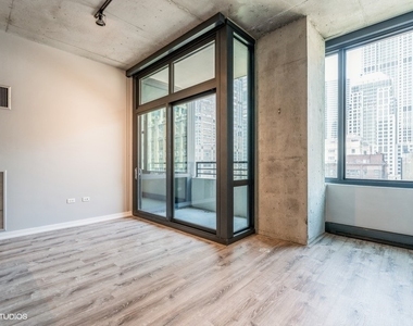 235 W Van Buren Street - Photo Thumbnail 12
