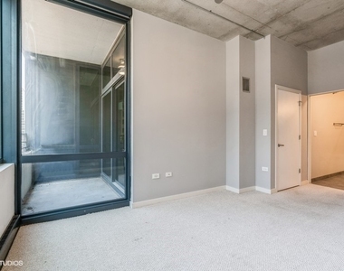 235 W Van Buren Street - Photo Thumbnail 16