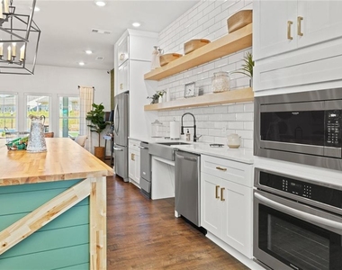705 Charles Hardy Parkway - Photo Thumbnail 2