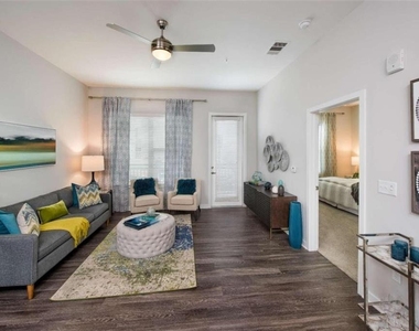 1490 W Ernest Barrett Parkway W - Photo Thumbnail 10