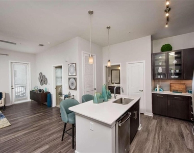 1490 W Ernest Barrett Parkway W - Photo Thumbnail 13