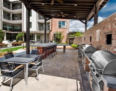 1490 W Ernest Barrett Parkway W - Photo Thumbnail 26