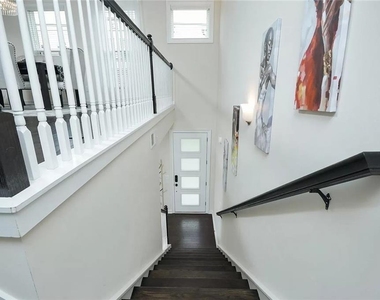 2048 Holtz Lane - Photo Thumbnail 4