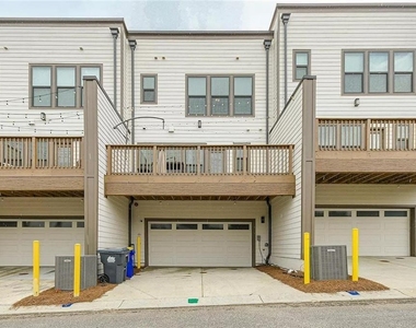 2048 Holtz Lane - Photo Thumbnail 26