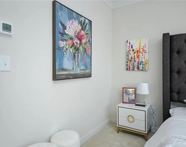 2048 Holtz Lane - Photo Thumbnail 12