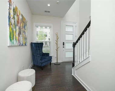 2048 Holtz Lane - Photo Thumbnail 3