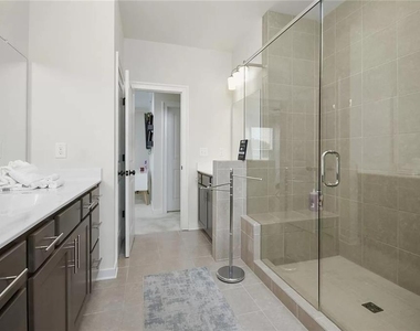 2048 Holtz Lane - Photo Thumbnail 21
