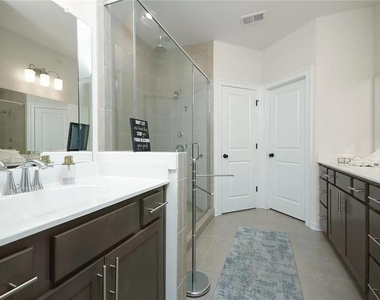 2048 Holtz Lane - Photo Thumbnail 23