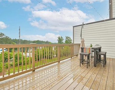 2048 Holtz Lane - Photo Thumbnail 25