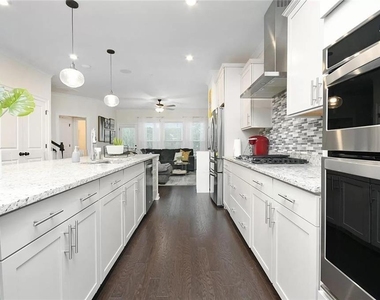 2048 Holtz Lane - Photo Thumbnail 11