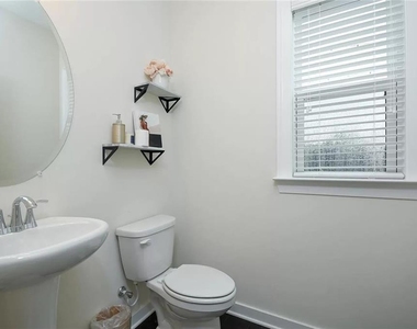 2048 Holtz Lane - Photo Thumbnail 14