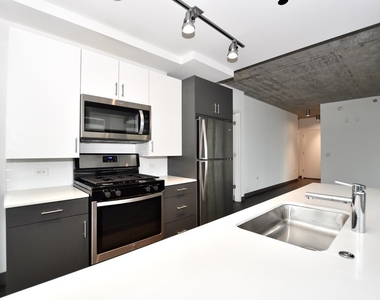 60 E Randolph Street - Photo Thumbnail 33