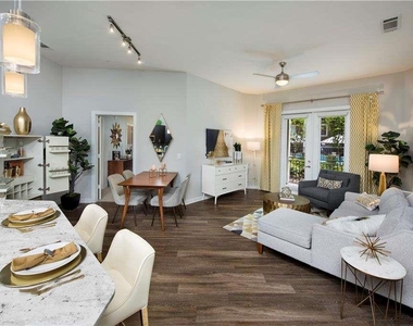 658 Lindbergh Drive - Photo Thumbnail 9