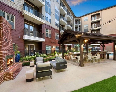 658 Lindbergh Drive - Photo Thumbnail 15