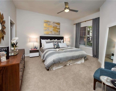 658 Lindbergh Drive - Photo Thumbnail 12