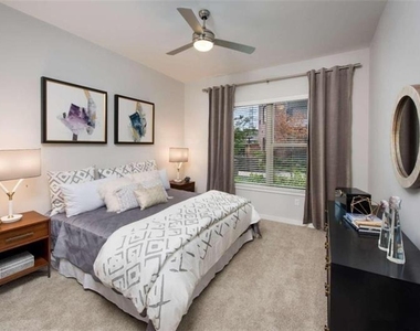 1490 W Ernest Barrett Parkway W - Photo Thumbnail 16