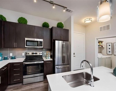 1490 W Ernest Barrett Parkway W - Photo Thumbnail 9
