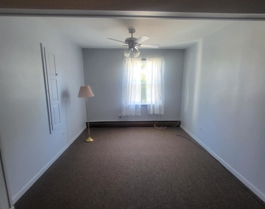 8435 S 81st Avenue - Photo Thumbnail 15