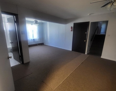 8435 S 81st Avenue - Photo Thumbnail 13