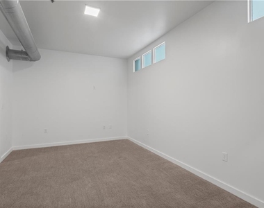 230 18th Street - Photo Thumbnail 21