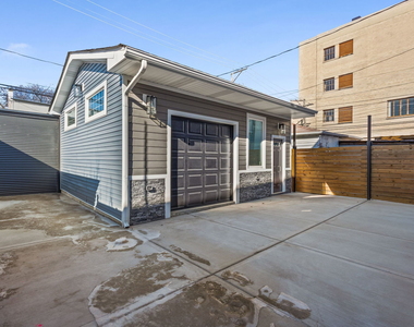 3934 N Sawyer Avenue - Photo Thumbnail 2
