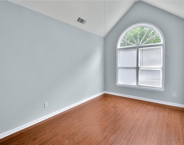 514 Rams Court - Photo Thumbnail 31