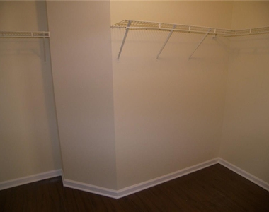 514 Rams Court - Photo Thumbnail 9