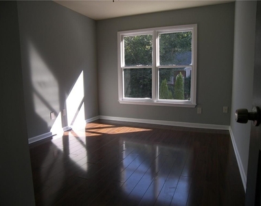 514 Rams Court - Photo Thumbnail 6