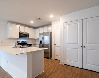 1508 Las Cuevas Drive - Photo Thumbnail 5