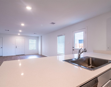 1508 Las Cuevas Drive - Photo Thumbnail 9