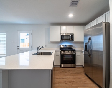 1508 Las Cuevas Drive - Photo Thumbnail 7