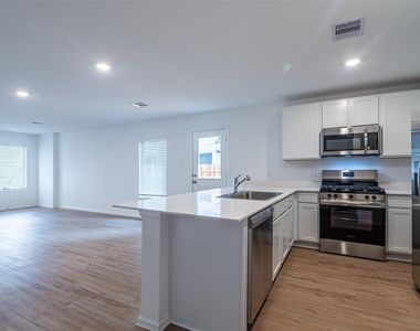 1508 Las Cuevas Drive - Photo Thumbnail 6