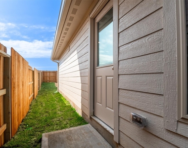 1508 Las Cuevas Drive - Photo Thumbnail 22