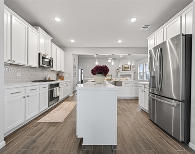 32226 Cedar Crest Drive - Photo Thumbnail 6