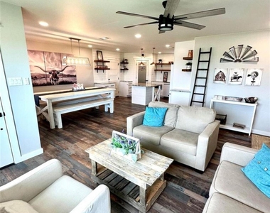 518 Anton Stade Rd - Photo Thumbnail 3