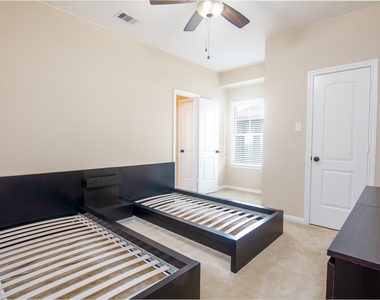 11 Cheswood Manor - Photo Thumbnail 21