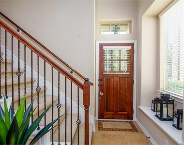 11 Cheswood Manor - Photo Thumbnail 7