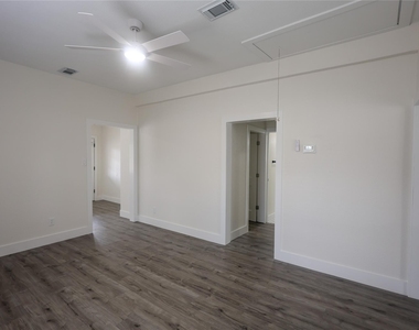 602 Higgins Street - Photo Thumbnail 9